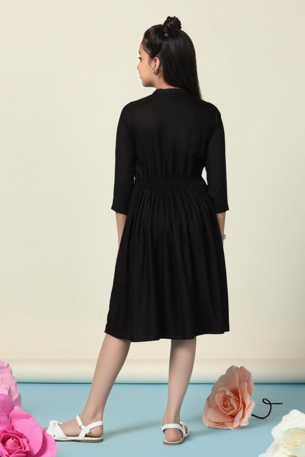 611VMU2yyBL - Bailly - Premium Dress Materials for Every Occasion