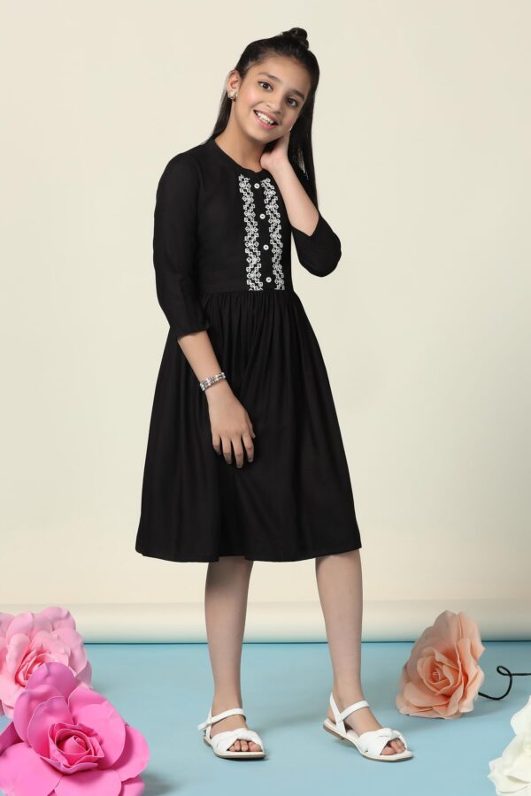 71Zf34NhWJL - Bailly - Premium Dress Materials for Every Occasion