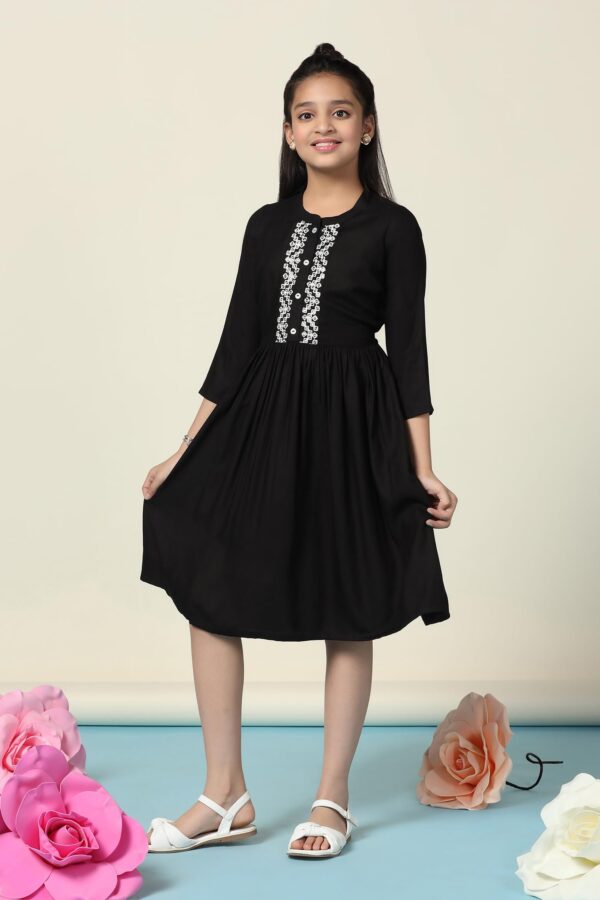 71eg2evX0tL - Bailly - Premium Dress Materials for Every Occasion