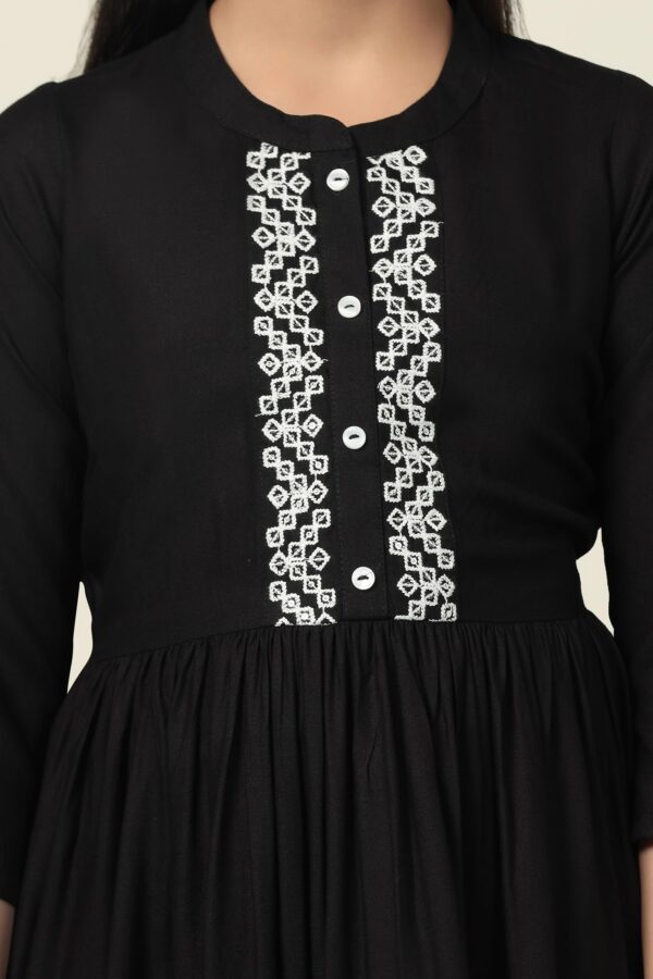 81lJZR2sutL - Bailly - Premium Dress Materials for Every Occasion