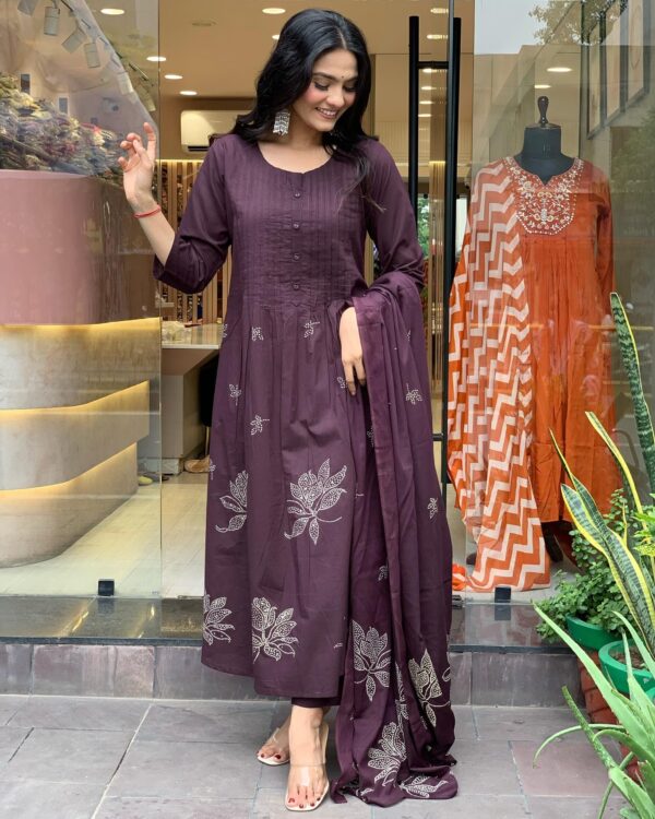 81CEhzKHRZL - Bailly - Premium Dress Materials for Every Occasion