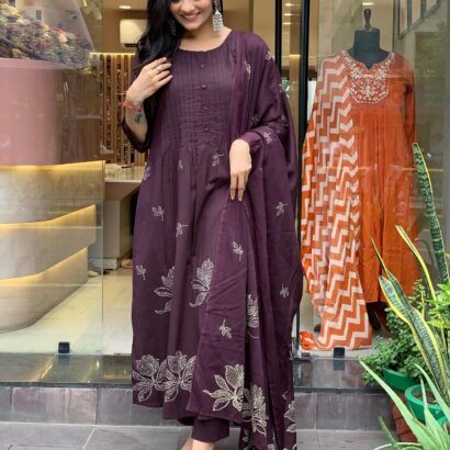 81r+6IFL8TL - Bailly - Premium Dress Materials for Every Occasion